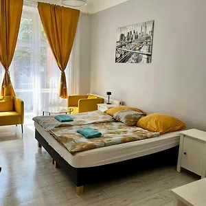 Colourful Apartment Breslau